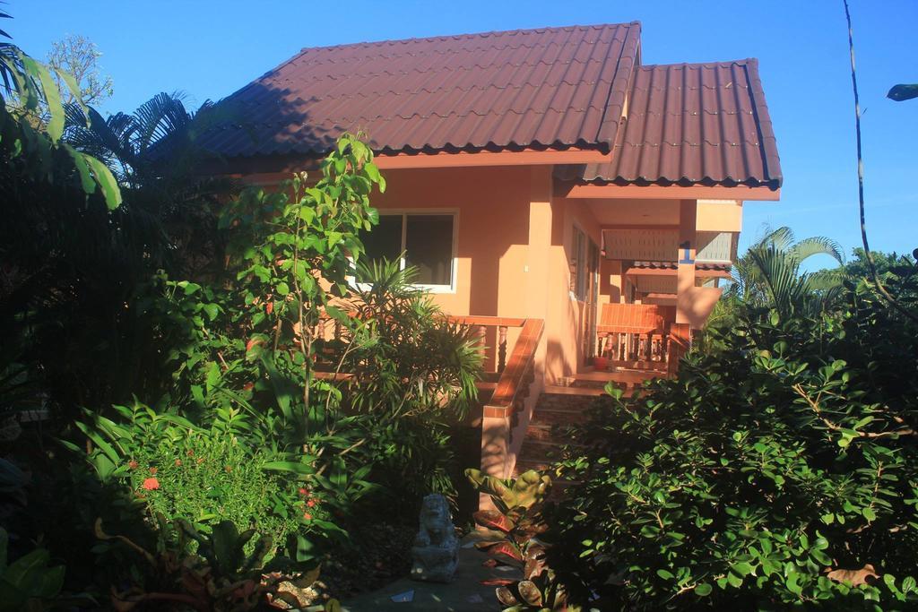 Hotel Baan Mek Lom Khao Lak Exterior foto